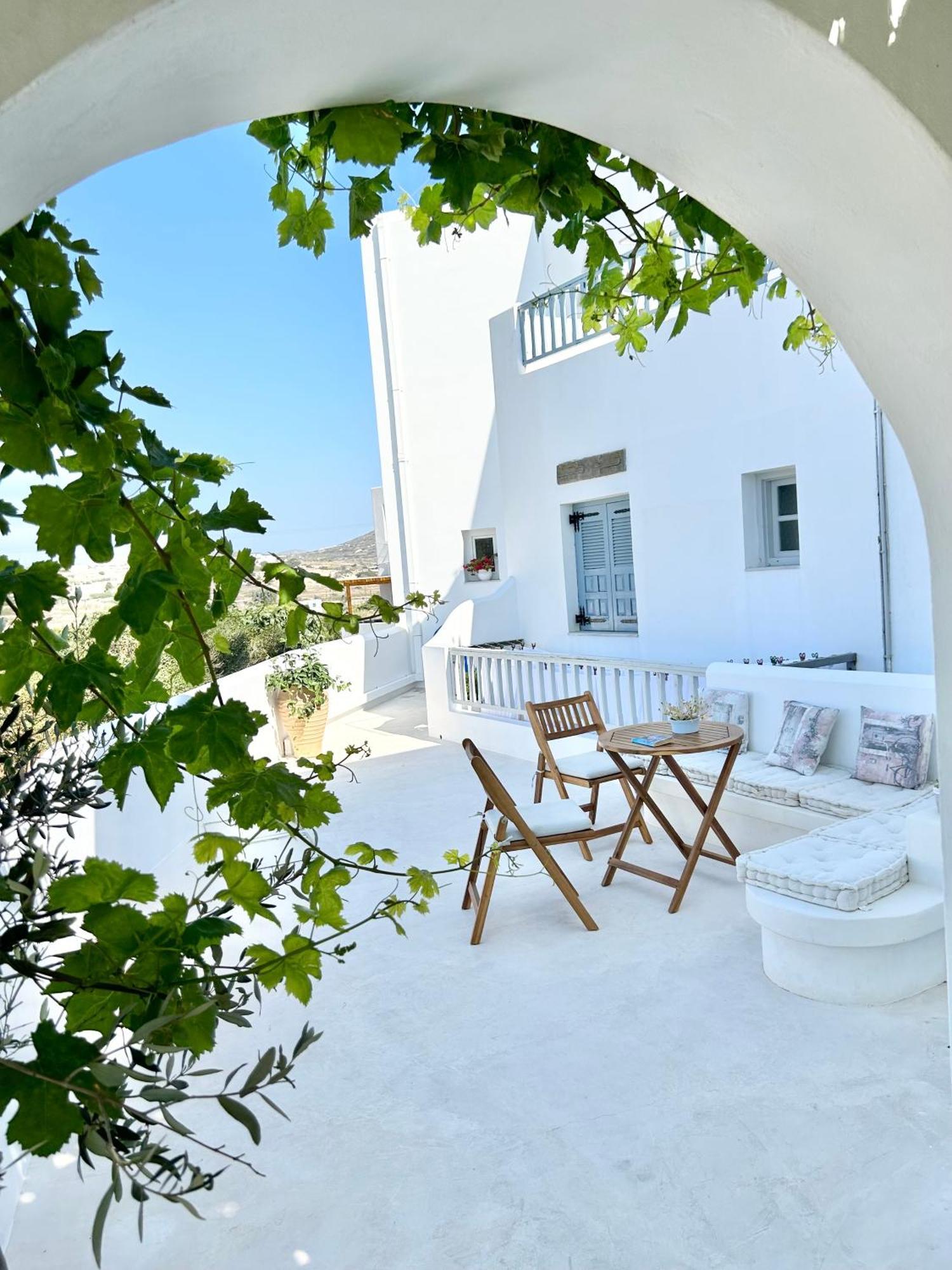 Anita Rooms & Suites Milos Адамас Экстерьер фото